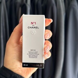 N°1 DE CHANEL Revitalizing Foundation